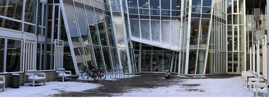 Die Stadtbibliothek Neuss bei Schnee