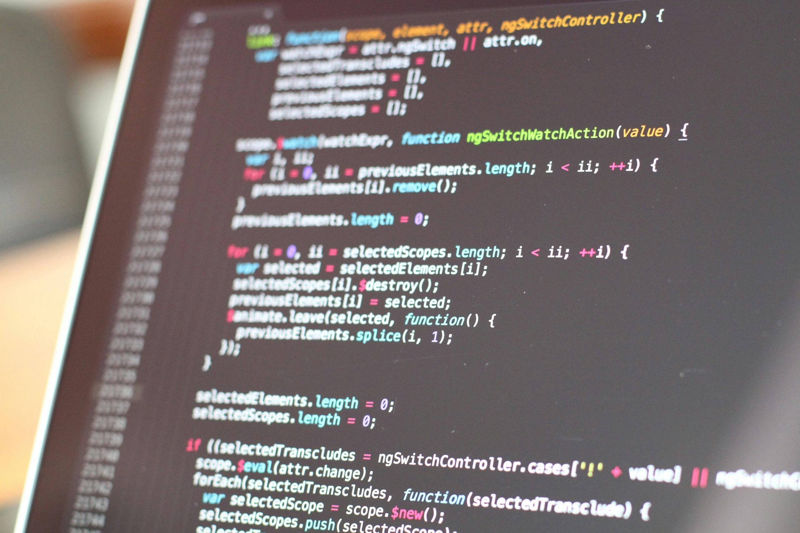 Auf dem Bild ist ein Bildschirm mit einem Quellcode für ein Programm abgebildet.